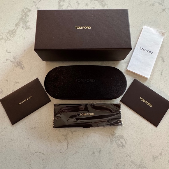 Tom Ford Glasses Case, Box, Cleaning Cloth and Polishing Cloth - Picture 3 of 5